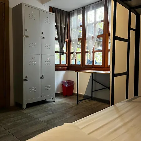 Kuyu Beergarden Hostel