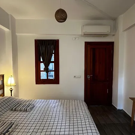 Kuyu Beergarden Αττάλεια