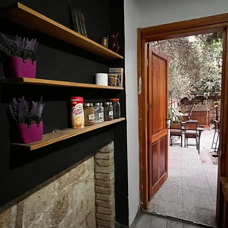 Kuyu Beergarden Hostel Antalya