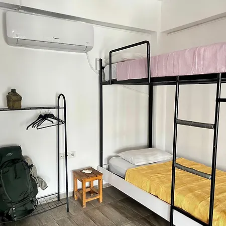 Kuyu Beergarden Hostel *