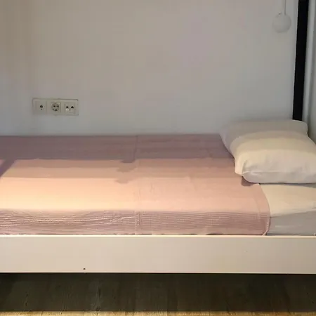 Kuyu Beergarden Hostel