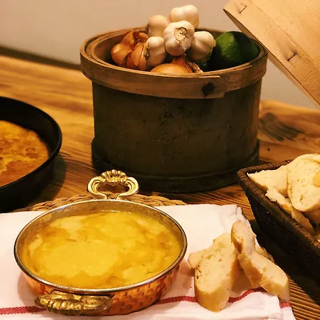 Kuyu Beergarden Hostel