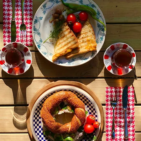 Hostel Kuyu Beergarden Αττάλεια