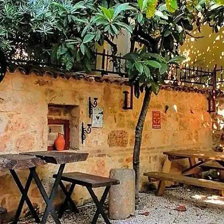 Kuyu Beergarden Hostel Antalya