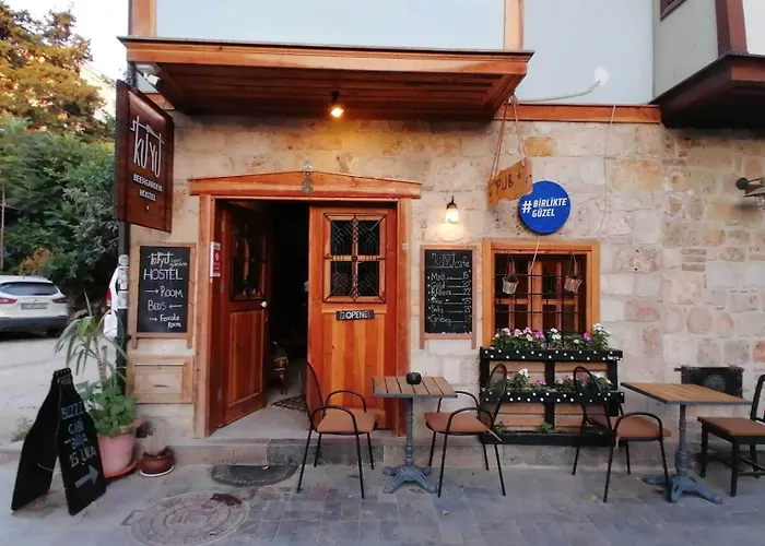 Kuyu Beergarden אכסניה