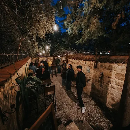 Kuyu Beergarden Hostal Antalya