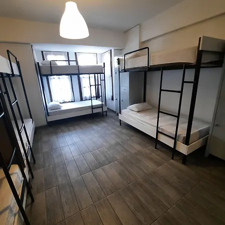 Hostal Kuyu Beergarden *