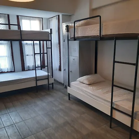 Kuyu Beergarden Hostel Antalya