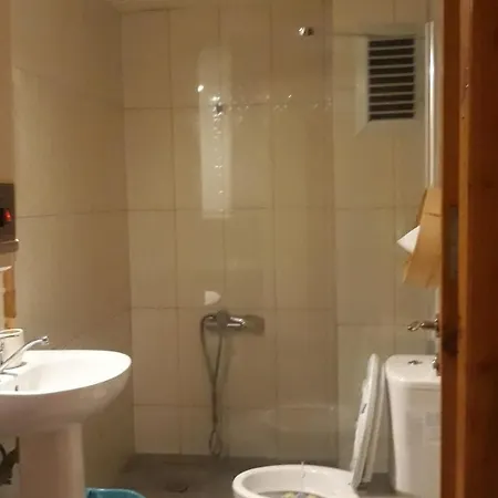 Hostal Kuyu Beergarden *