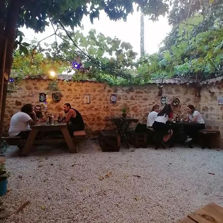 Kuyu Beergarden 호스텔